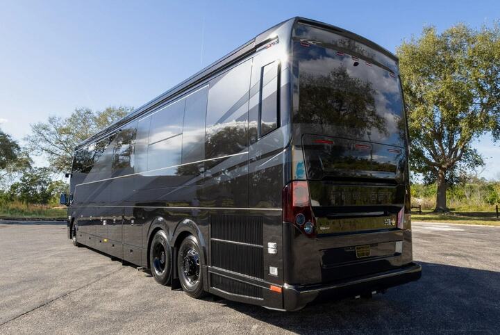 Kh&aacute;m ph&aacute; nh&agrave; di động Loki Prevost sang trọng, gi&aacute; 54 tỷ đồng- Ảnh 2.