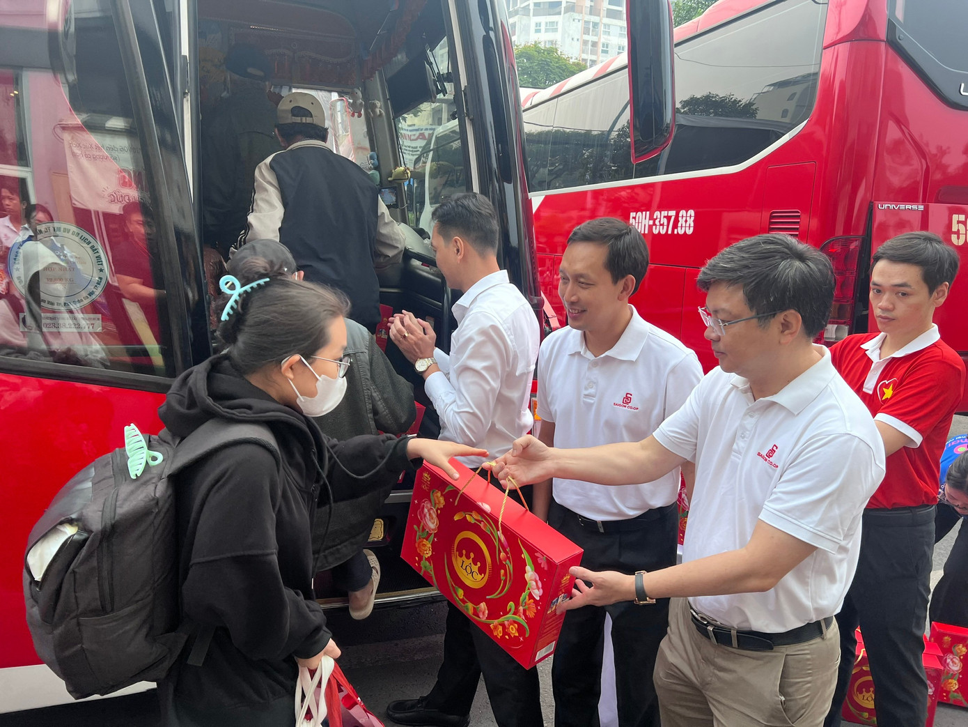 'Chuyến bay 0 đồng' đưa gần 600 lao động ngh&egrave;o về qu&ecirc; đ&oacute;n Tết- Ảnh 9.