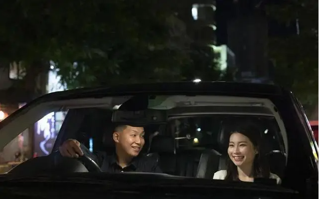 Về qu&ecirc; ăn Tết, vợ lu&ocirc;n chọn đi xe cũ, kh&ocirc;ng mang qu&agrave; c&aacute;p: Su&yacute;t c&atilde;i v&atilde; cho đến khi chồng ph&aacute;t hiện sự thật- Ảnh 3.