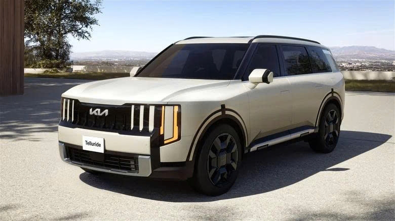 Nhiều mẫu xe sắp ra mắt năm 2026 sẽ c&oacute; chi ph&iacute; "bia k&egrave;m lạc" cao đ&aacute;ng kể- Ảnh 1.