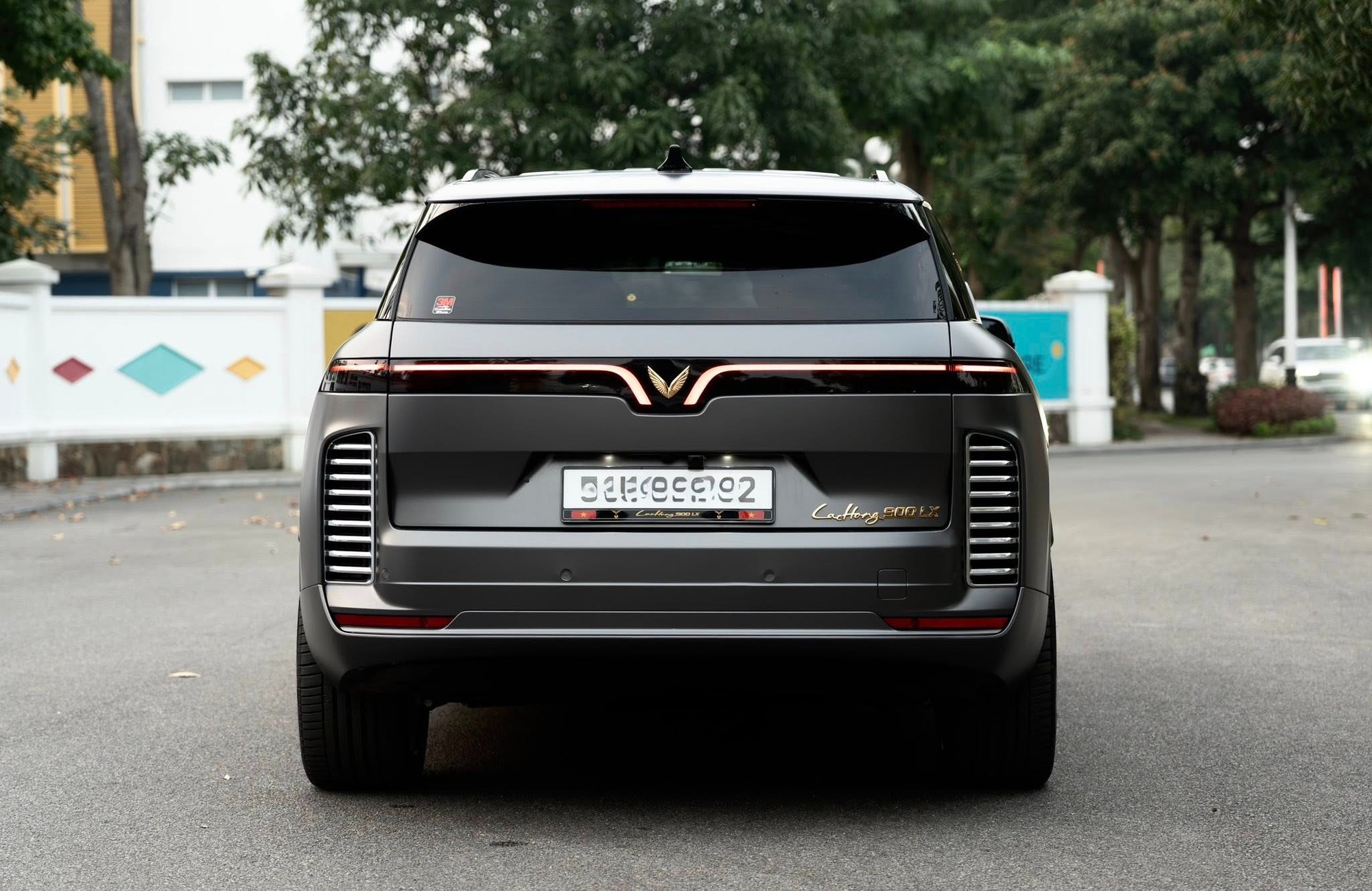 CEO GSM flex nhẹ Lạc Hồng 900 LX bản ghi xám cực lạ, 'vibe' chủ tịch ngập tràn: 'Tôi thay đổi để nhìn lực và trẻ trung hợp với độ tuổi 18+ của mình'- Ảnh 6. CEO GSM flex nhẹ Lạc Hồng 900 LX bản ghi xám cực lạ, 'vibe' chủ tịch ngập tràn: 'Tôi thay đổi để nhìn lực và trẻ trung hợp với độ tuổi 18+ của mình'- Ảnh 6.