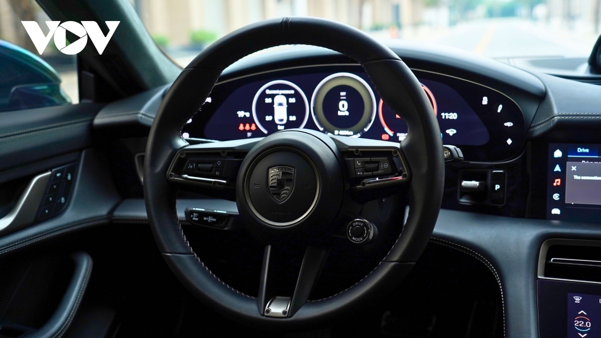 Ngắm Porsche Taycan Turbo Cross Turismo m&agrave;u độc lạ gi&aacute; gần 9 tỷ đồng- Ảnh 20.