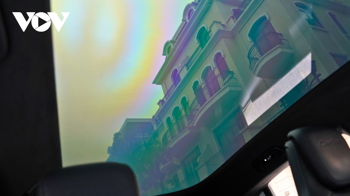 Ngắm Porsche Taycan Turbo Cross Turismo m&agrave;u độc lạ gi&aacute; gần 9 tỷ đồng- Ảnh 4.