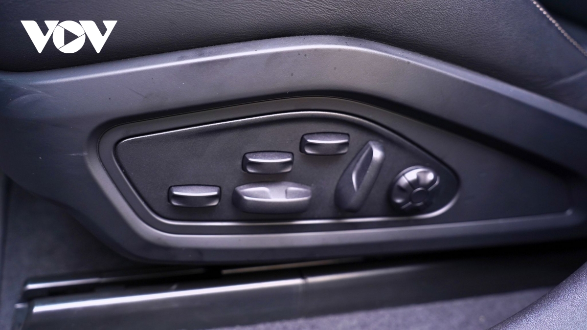 Ngắm Porsche Taycan Turbo Cross Turismo m&agrave;u độc lạ gi&aacute; gần 9 tỷ đồng- Ảnh 42.