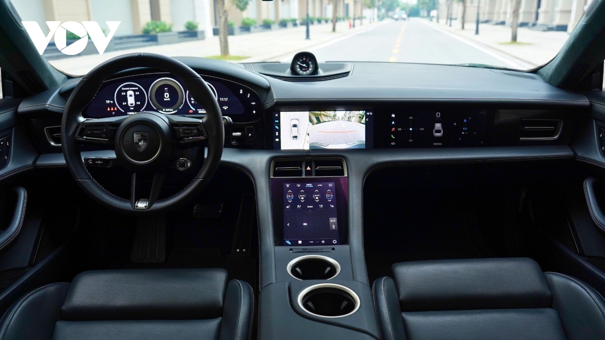 Ngắm Porsche Taycan Turbo Cross Turismo m&agrave;u độc lạ gi&aacute; gần 9 tỷ đồng- Ảnh 5.