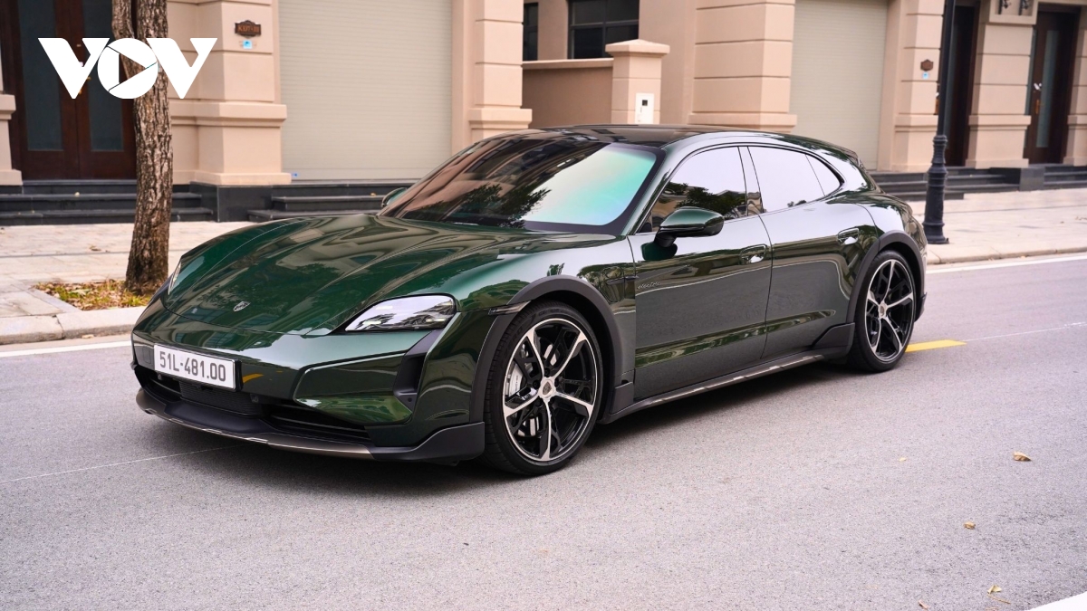 Ngắm Porsche Taycan Turbo Cross Turismo m&agrave;u độc lạ gi&aacute; gần 9 tỷ đồng- Ảnh 50.