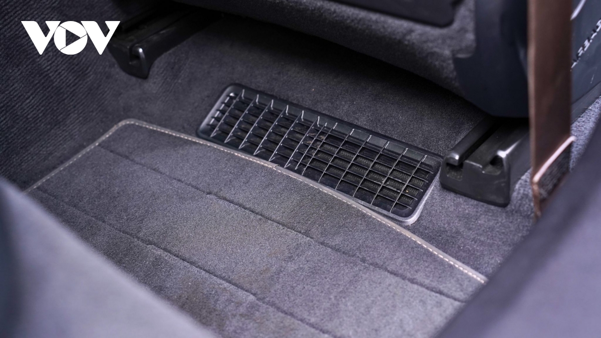 Ngắm Porsche Taycan Turbo Cross Turismo m&agrave;u độc lạ gi&aacute; gần 9 tỷ đồng- Ảnh 17.