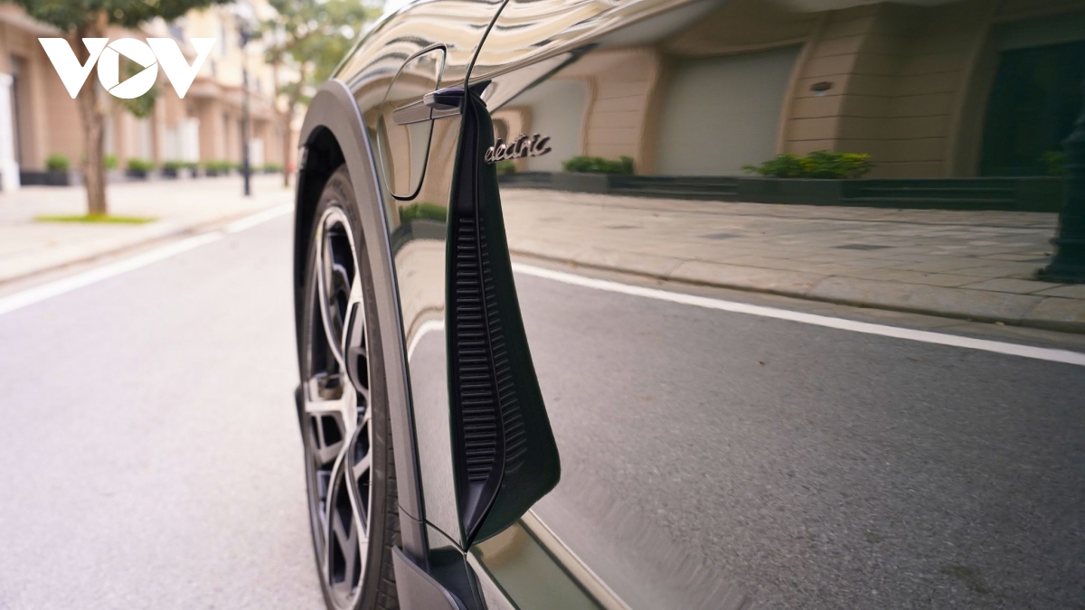 Ngắm Porsche Taycan Turbo Cross Turismo m&agrave;u độc lạ gi&aacute; gần 9 tỷ đồng- Ảnh 59.