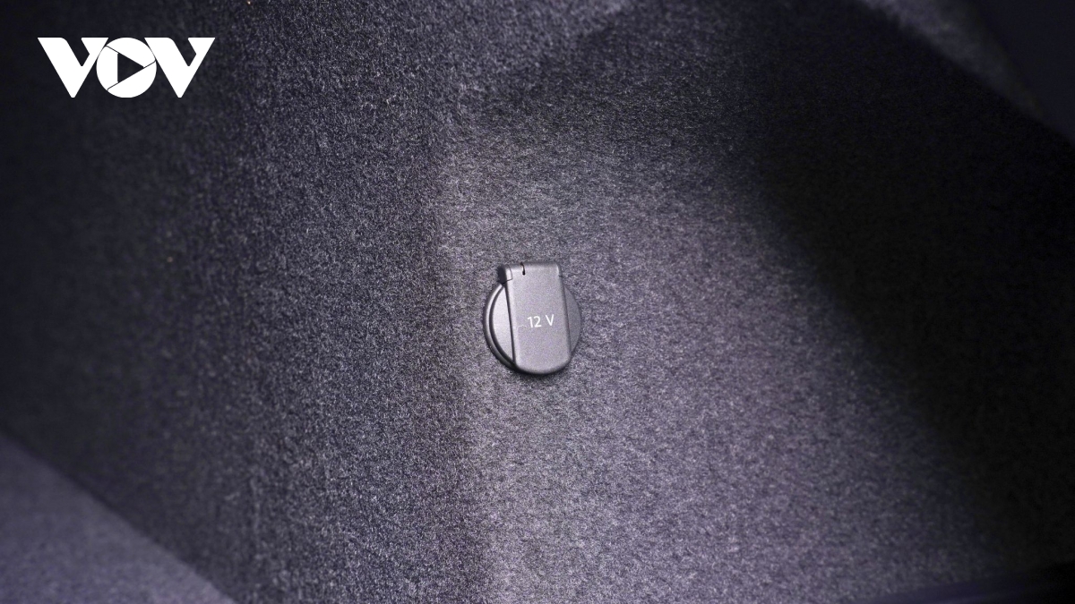 Ngắm Porsche Taycan Turbo Cross Turismo m&agrave;u độc lạ gi&aacute; gần 9 tỷ đồng- Ảnh 66.