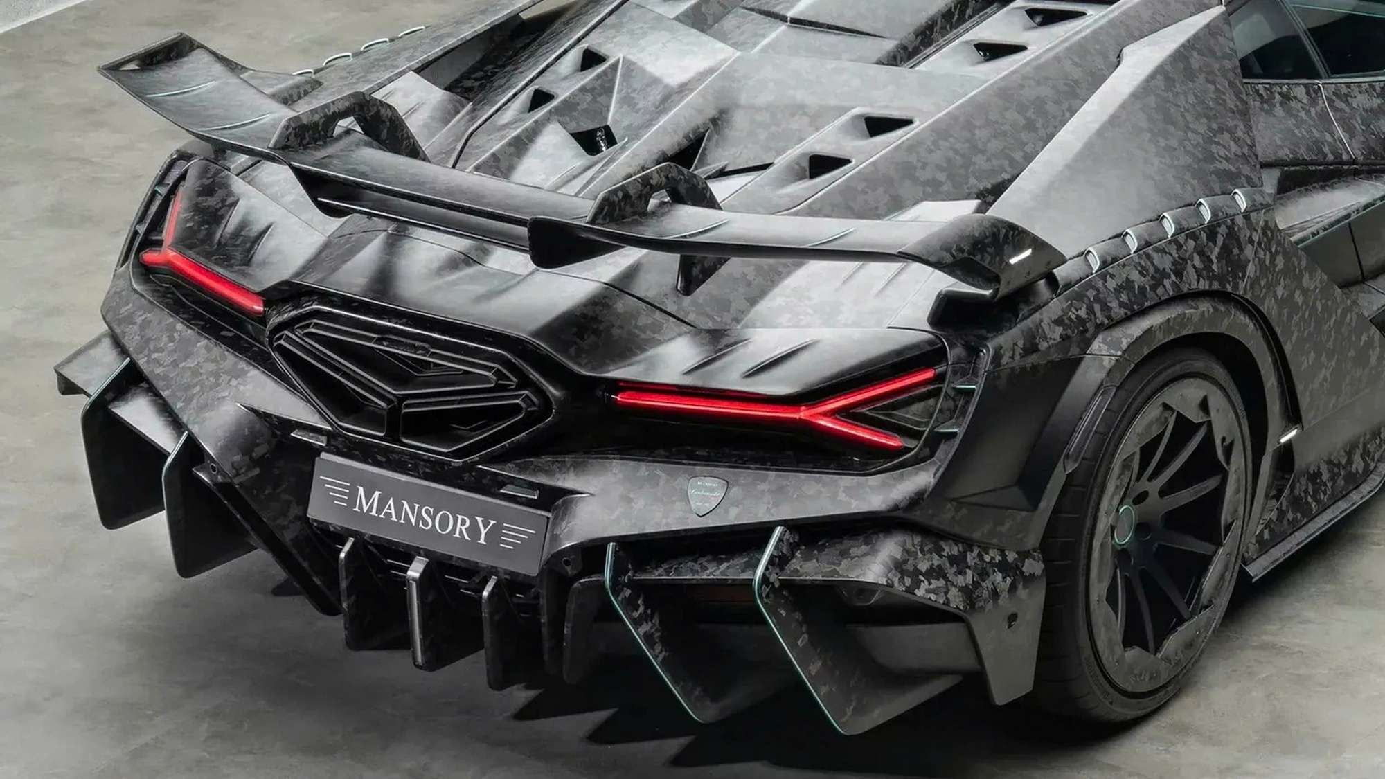 Chủ siêu xe Lamborghini Revuelto ở Việt Nam có thể tham khảo bản độ 'cực ngầu' này: Thân xe carbon toàn bộ, sức mạnh tăng thêm gần 100 mã lực- Ảnh 2. Chủ siêu xe Lamborghini Revuelto ở Việt Nam có thể tham khảo bản độ 'cực ngầu' này: Thân xe carbon toàn bộ, sức mạnh tăng thêm gần 100 mã lực- Ảnh 2.