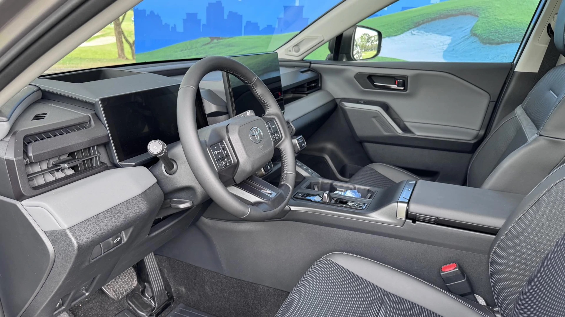 Toyota RAV4 có giá dưới 1 tỷ khi về Đông Nam Á: Chung mâm CR-V, dùng động cơ hybrid- Ảnh 5. Toyota RAV4 có giá dưới 1 tỷ khi về Đông Nam Á: Chung mâm CR-V, dùng động cơ hybrid- Ảnh 5.