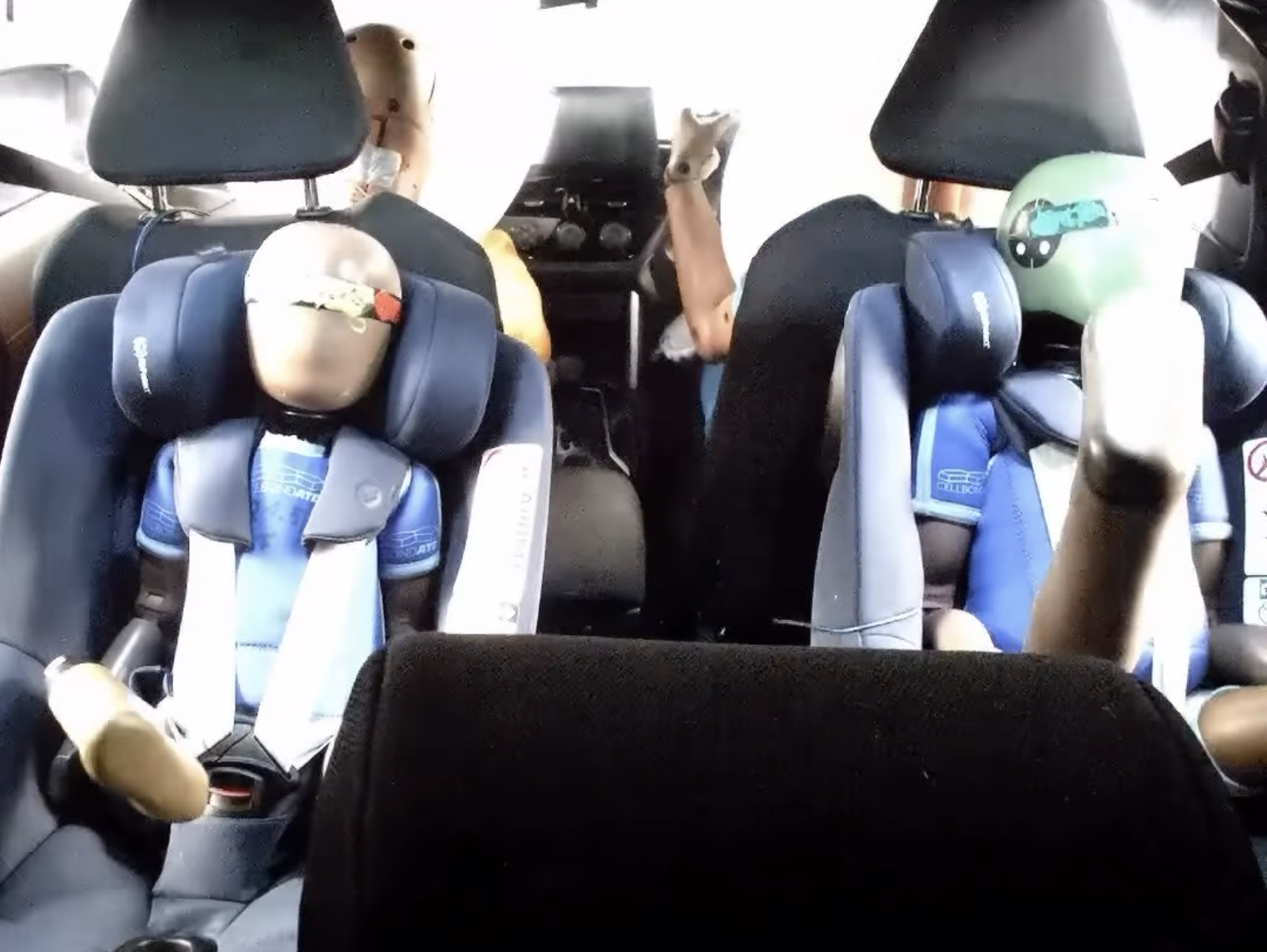 Toyota Corolla Cross chỉ đạt 2/5 sao an toàn tại thị trường này vì thiếu một trang bị an toàn cơ bản nhưng rất quan trọng- Ảnh 3. Toyota Corolla Cross chỉ đạt 2/5 sao an toàn tại thị trường này vì thiếu một trang bị an toàn cơ bản nhưng rất quan trọng- Ảnh 3.