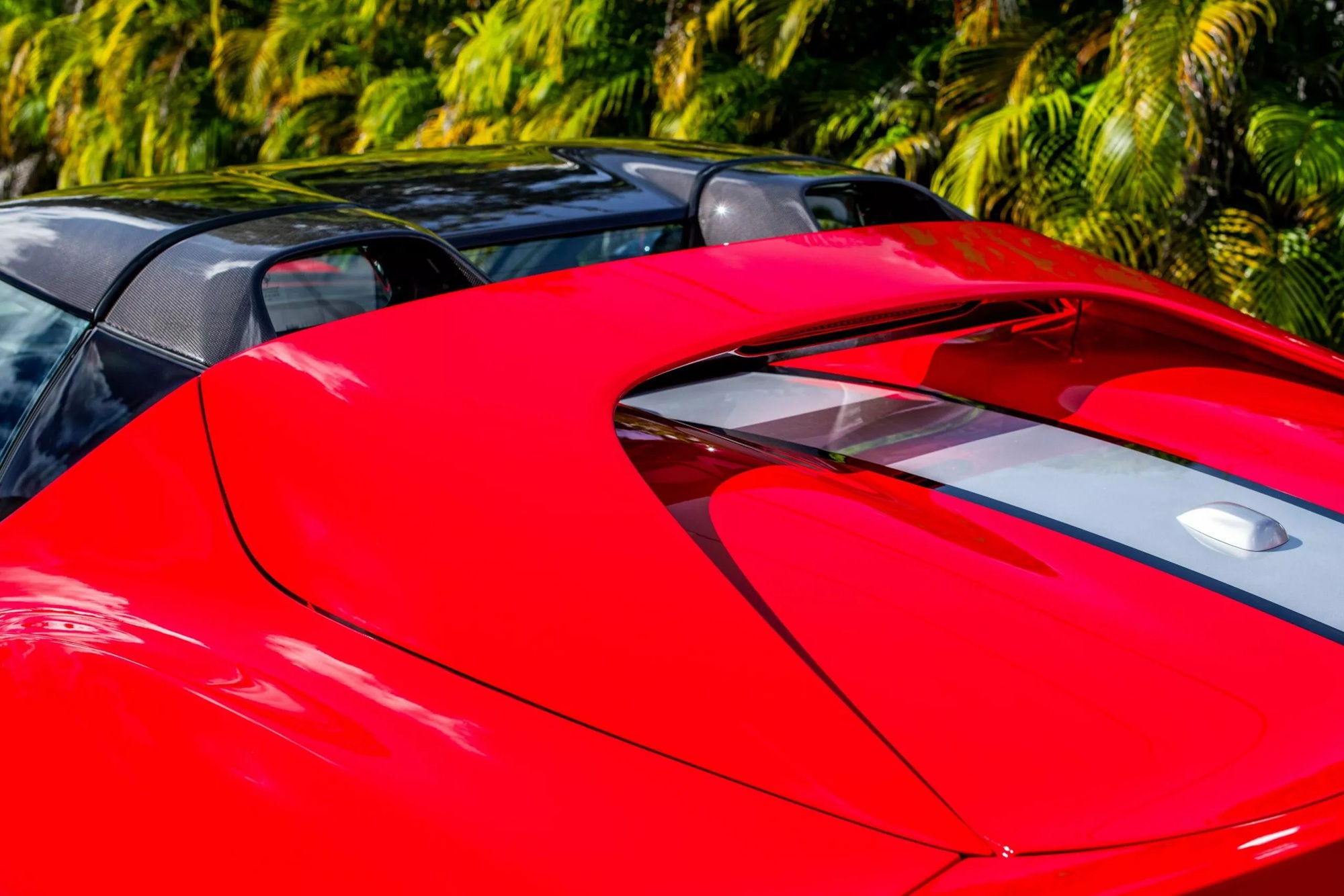 Giữ chiếc siêu xe này hời hơn ôm vàng: Vừa được tiếng ‘dân chơi’, vừa lãi gần gấp 4 trong chưa đầy 3 năm- Ảnh 9. Giữ chiếc siêu xe này hời hơn ôm vàng: Vừa được tiếng ‘dân chơi’, vừa lãi gần gấp 4 trong chưa đầy 3 năm- Ảnh 9.