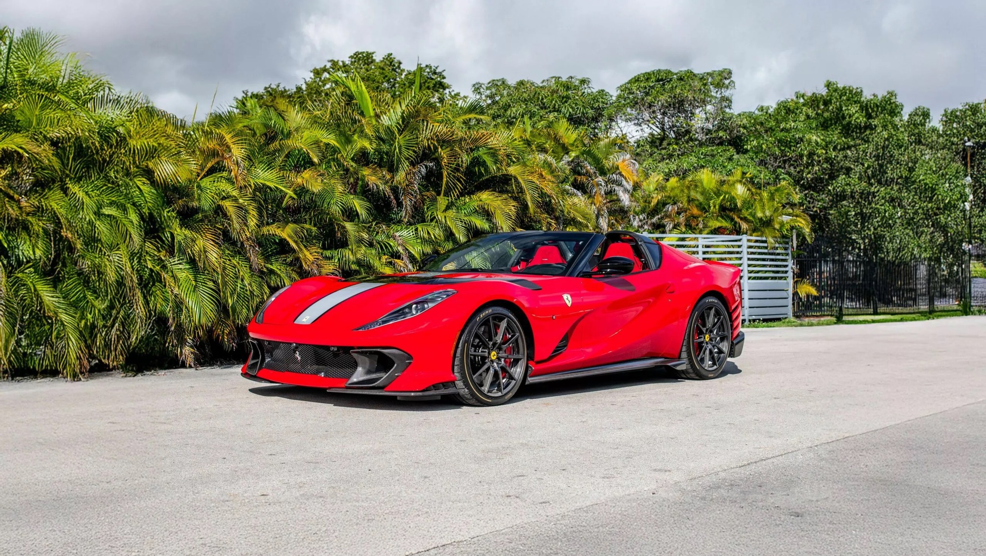 Giữ chiếc siêu xe này hời hơn ôm vàng: Vừa được tiếng ‘dân chơi’, vừa lãi gần gấp 4 trong chưa đầy 3 năm- Ảnh 4. Giữ chiếc siêu xe này hời hơn ôm vàng: Vừa được tiếng ‘dân chơi’, vừa lãi gần gấp 4 trong chưa đầy 3 năm- Ảnh 4.