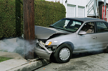 Cứu bạn tho&aacute;t chết khỏi tai nạn xe hơi, c&ocirc; g&aacute;i bị đ&ograve;i bồi thường 101 tỷ đồng- Ảnh 1.