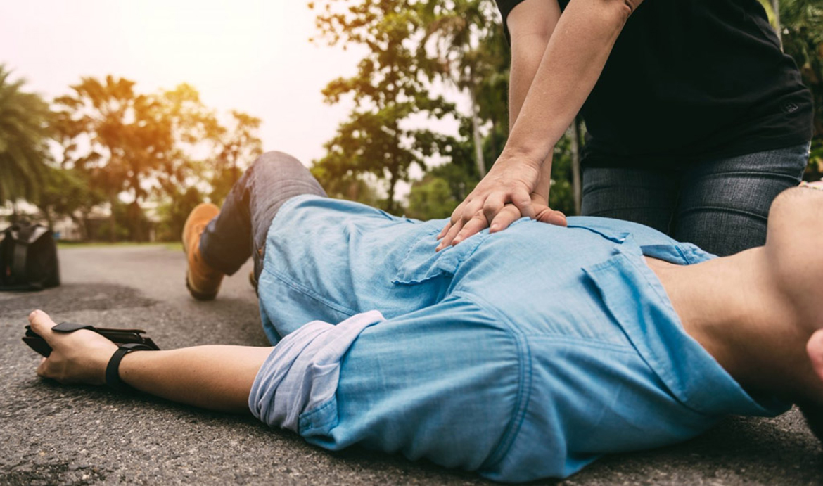 Cứu bạn tho&aacute;t chết khỏi tai nạn xe hơi, c&ocirc; g&aacute;i bị đ&ograve;i bồi thường 101 tỷ đồng- Ảnh 2.