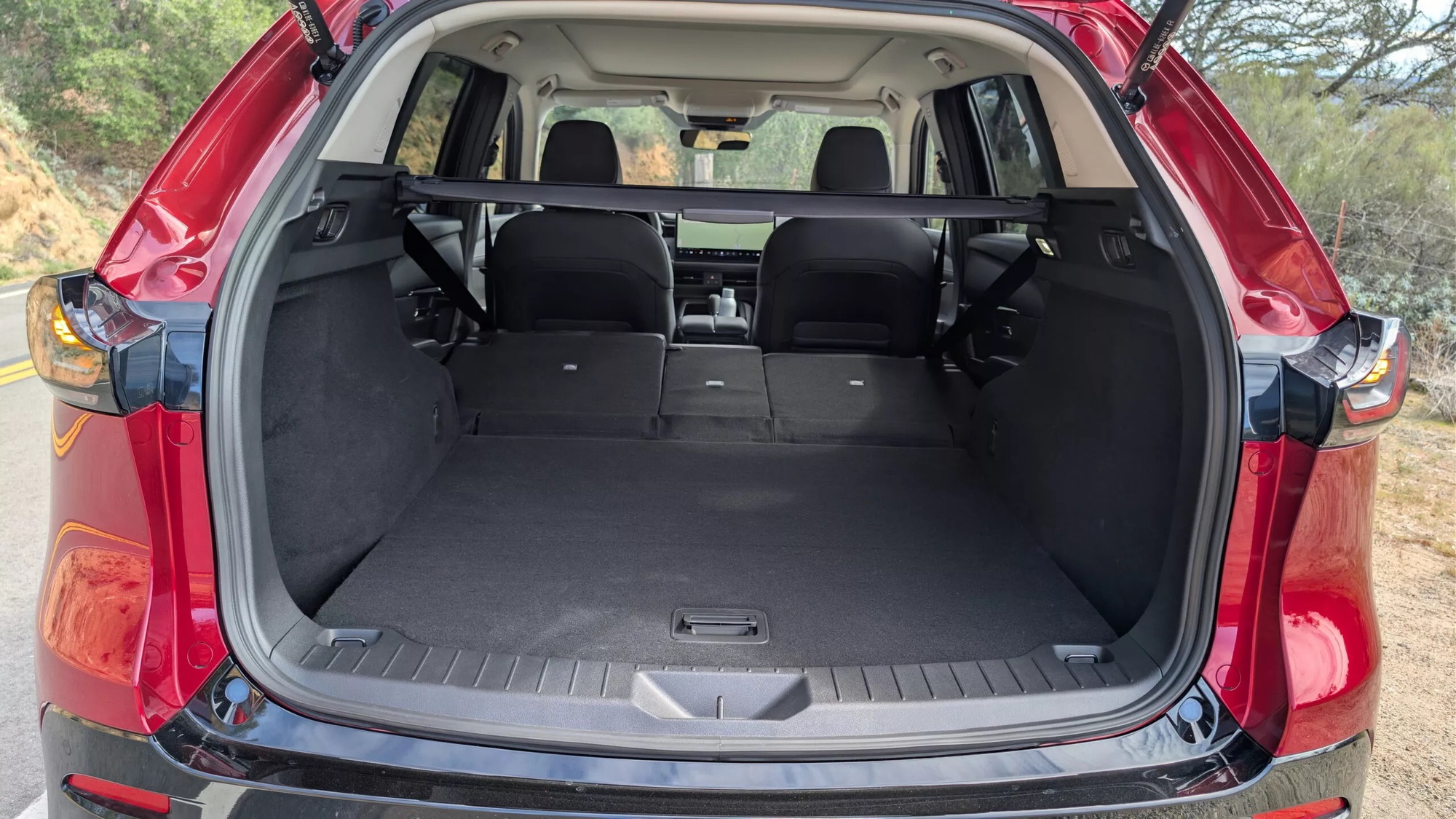 Người Việt đang chờ mua Mazda CX-5 2026 n&ecirc;n đọc b&agrave;i n&agrave;y: Cao gần 2m vẫn ngồi thoải m&aacute;i, phuộc đ&atilde; 'ngon' hơn, kh&ocirc;ng ngại 'va' trực tiếp CR-V, Tucson- Ảnh 10.