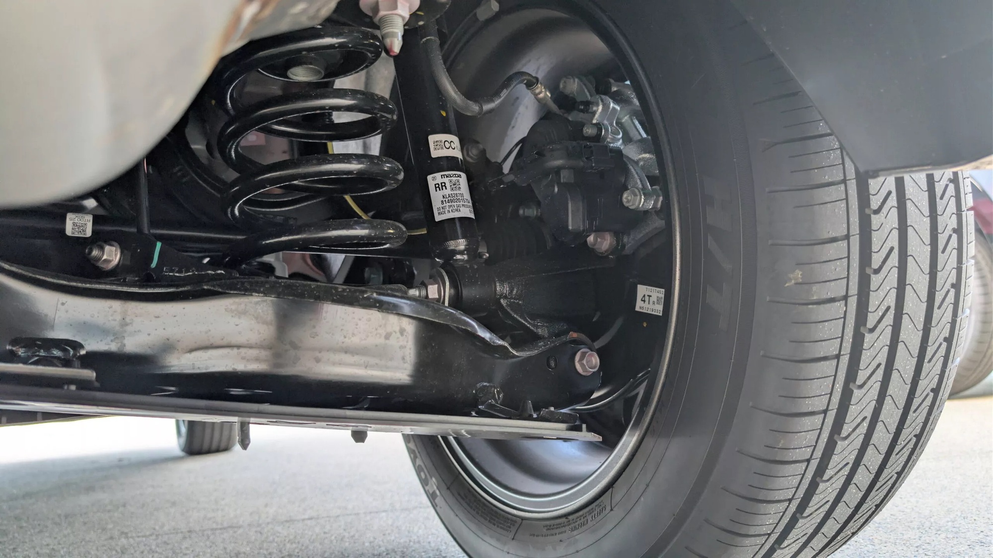 Người Việt đang chờ mua Mazda CX-5 2026 n&ecirc;n đọc b&agrave;i n&agrave;y: Cao gần 2m vẫn ngồi thoải m&aacute;i, phuộc đ&atilde; 'ngon' hơn, kh&ocirc;ng ngại 'va' trực tiếp CR-V, Tucson- Ảnh 12.