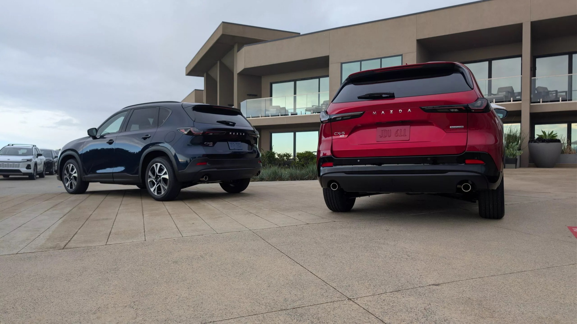 Người Việt đang chờ mua Mazda CX-5 2026 n&ecirc;n đọc b&agrave;i n&agrave;y: Cao gần 2m vẫn ngồi thoải m&aacute;i, phuộc đ&atilde; 'ngon' hơn, kh&ocirc;ng ngại 'va' trực tiếp CR-V, Tucson- Ảnh 2.