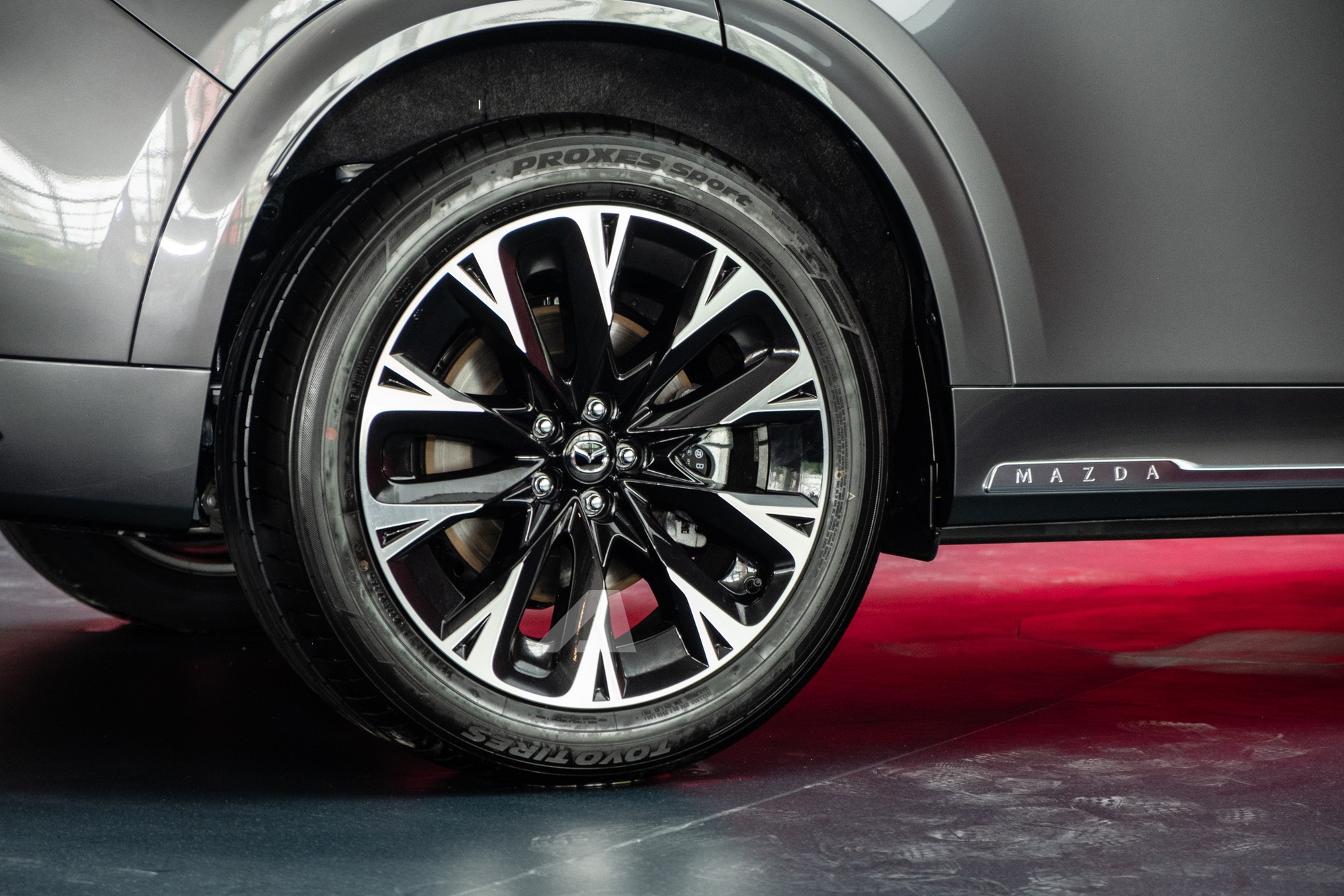 Mazda CX-90 chốt giá 2,479 tỷ đồng tại Việt Nam: Nội thất 'cận sang', động cơ hybrid cắm sạc 323 mã lực, AWD, cạnh tranh Teramont- Ảnh 3. Mazda CX-90 chốt giá 2,479 tỷ đồng tại Việt Nam: Nội thất 'cận sang', động cơ hybrid cắm sạc 323 mã lực, AWD, cạnh tranh Teramont- Ảnh 3.