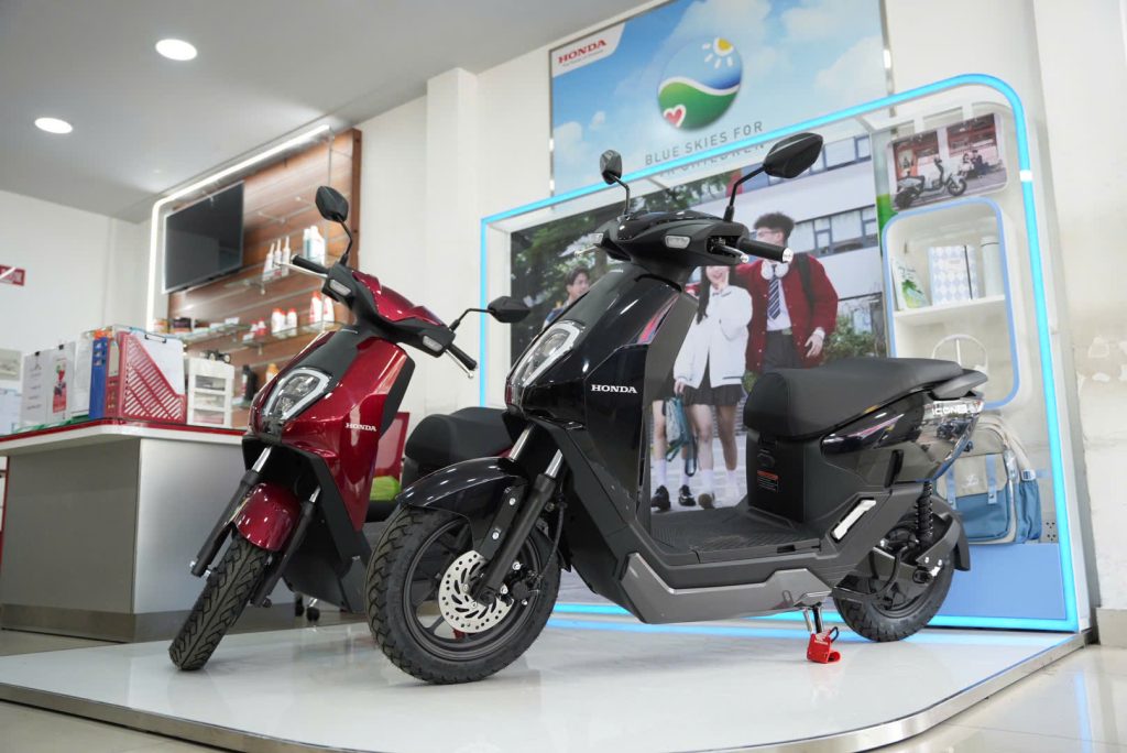 Honda ICON e: được khuyến mãi chính hãng nhưng đại lý còn giảm khủng gấp đôi: Giá thực tế rẻ hơn Wave nếu chấp nhận kiểu trả phí này- Ảnh 3. Honda ICON e: được khuyến mãi chính hãng nhưng đại lý còn giảm khủng gấp đôi: Giá thực tế rẻ hơn Wave nếu chấp nhận kiểu trả phí này- Ảnh 3.