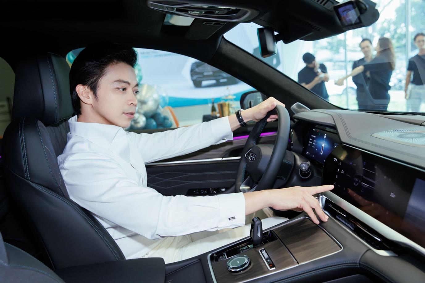 Geely Monjaro định nghĩa lại SUV hạng sang bằng cấu hình "khủng" và mức giá sốc- Ảnh 3. Geely Monjaro định nghĩa lại SUV hạng sang bằng cấu hình "khủng" và mức giá sốc- Ảnh 3.