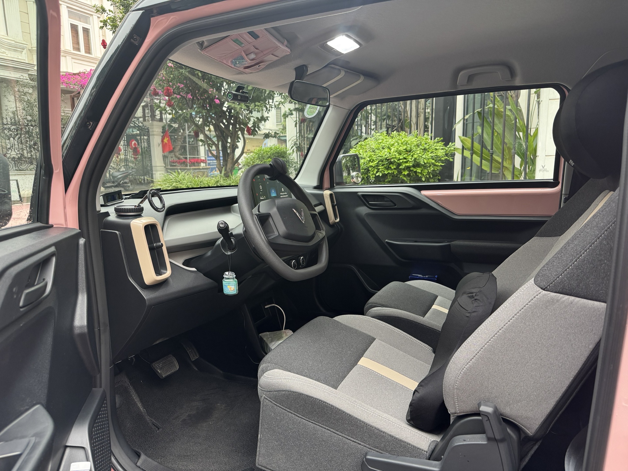 Chạy 4.000km/tháng, chủ xe VinFast VF 3: ‘Xe điện giờ tiện như xe xăng, đã thử cung Hà Nội-Huế ngon lành’- Ảnh 4. Chạy 4.000km/tháng, chủ xe VinFast VF 3: ‘Xe điện giờ tiện như xe xăng, đã thử cung Hà Nội-Huế ngon lành’- Ảnh 4.