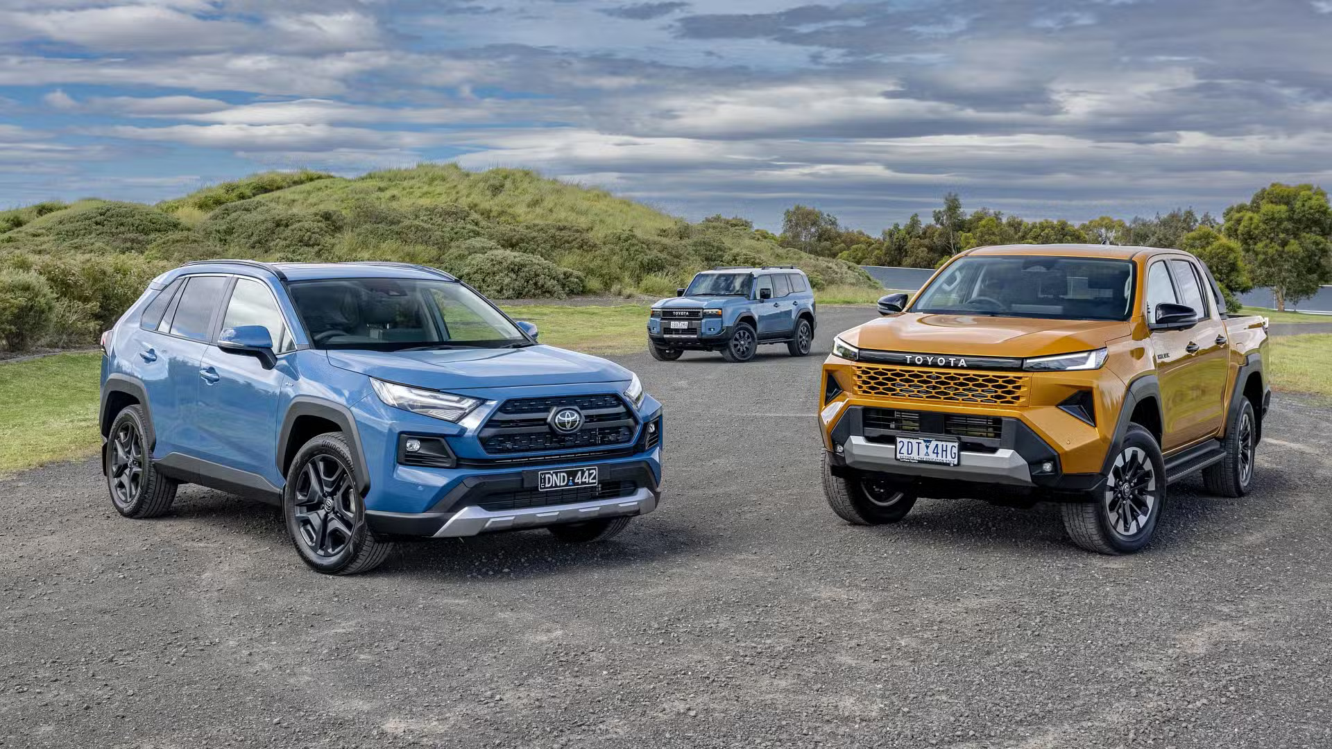 Toyota lập kỷ lục với 11,3 triệu xe bán toàn cầu, thống trị ngôi vương năm thứ 6 liên tiếp, chiến lược 'anti xe điện' từng bị chê hóa ra lại là 'chìa khóa'- Ảnh 1. Toyota lập kỷ lục với 11,3 triệu xe bán toàn cầu, thống trị ngôi vương năm thứ 6 liên tiếp, chiến lược 'anti xe điện' từng bị chê hóa ra lại là 'chìa khóa'- Ảnh 1.