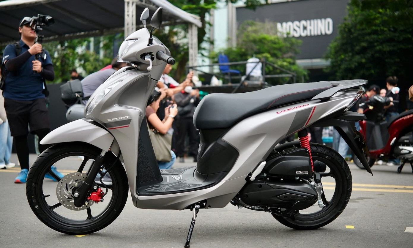 Honda Vision b&aacute;n ch&ecirc;nh gi&aacute; gần 5 triệu đồng tại đại l&yacute;- Ảnh 2.