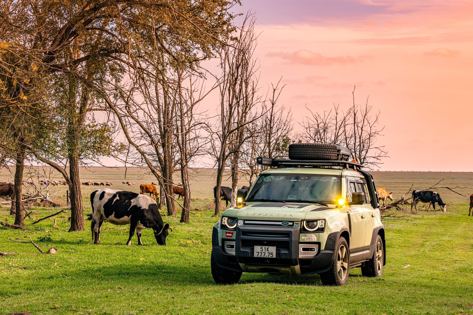 Defender biển Việt Nam và hành trình rong ruổi khắp châu Á: Gần 60.000km, hơn 150 ngày "đi bụi" để thấy thế giới không như lời đồn- Ảnh 16. Defender biển Việt Nam và hành trình rong ruổi khắp châu Á: Gần 60.000km, hơn 150 ngày "đi bụi" để thấy thế giới không như lời đồn- Ảnh 16.