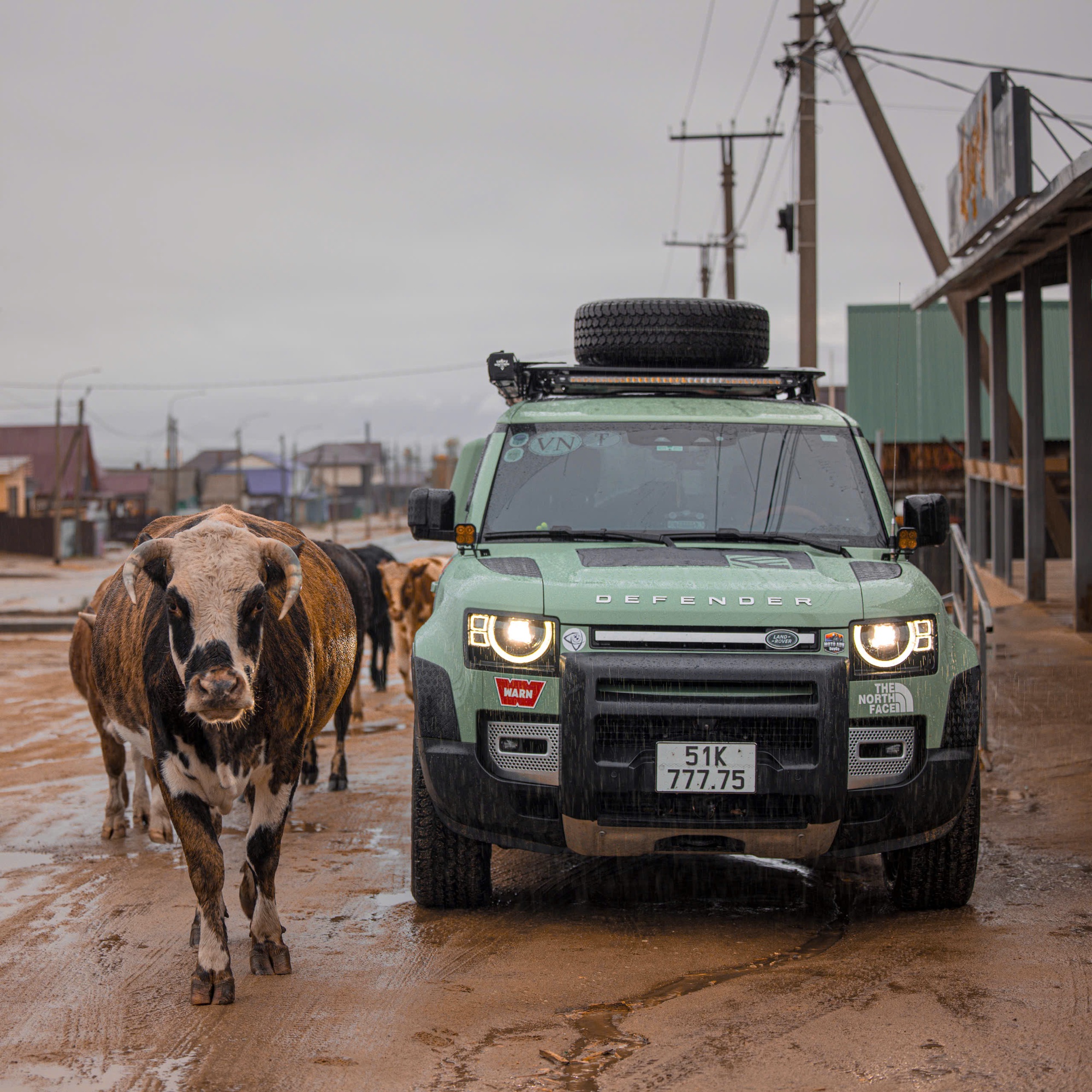 Defender biển Việt Nam và hành trình rong ruổi khắp châu Á: Gần 60.000km, hơn 150 ngày "đi bụi" để thấy thế giới không như lời đồn- Ảnh 11. Defender biển Việt Nam và hành trình rong ruổi khắp châu Á: Gần 60.000km, hơn 150 ngày "đi bụi" để thấy thế giới không như lời đồn- Ảnh 11.