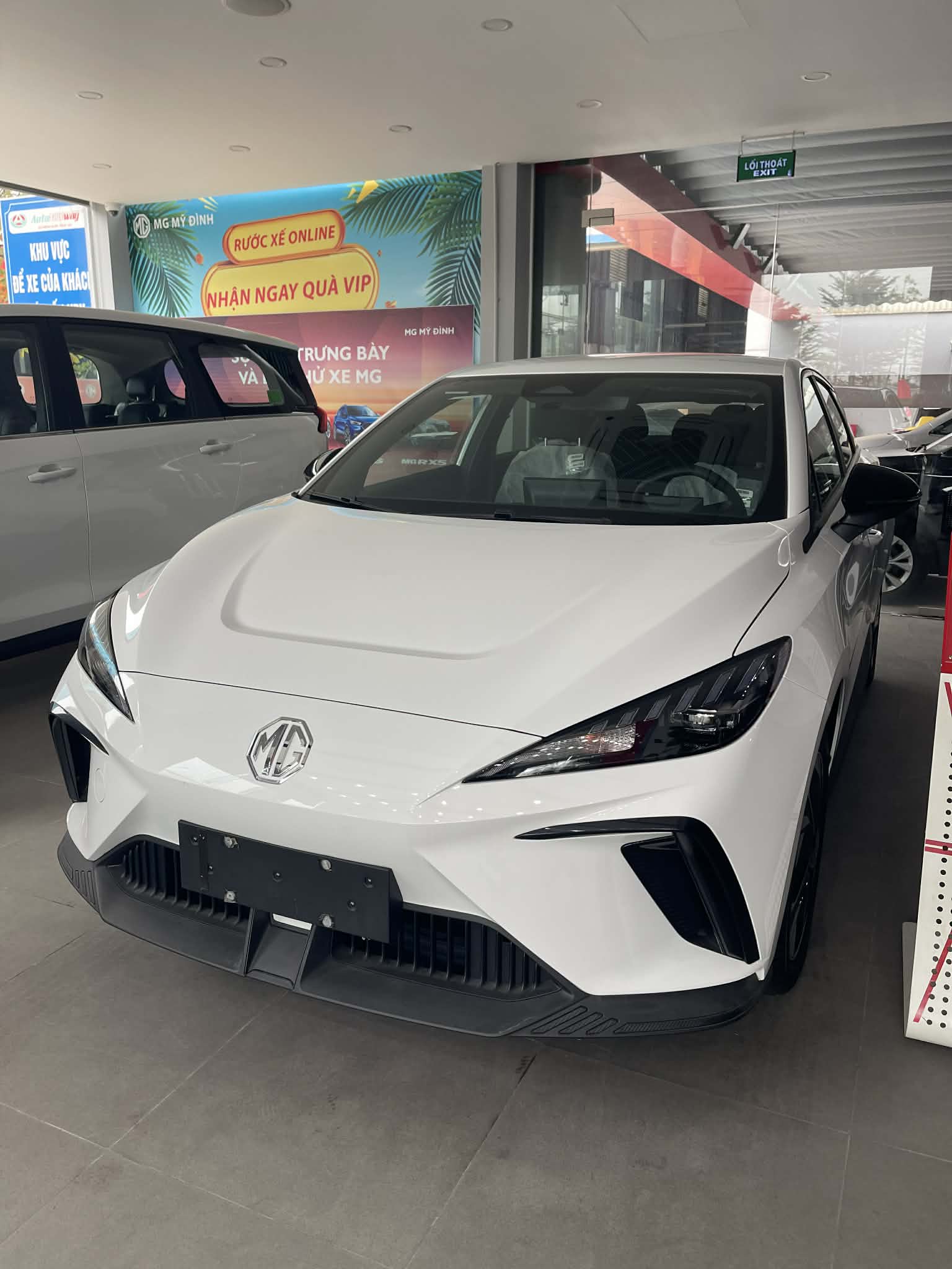 Đại l&yacute; xả kho MG4, giảm sốc kỷ lục 328 triệu đồng: Gi&aacute; thực tế chỉ 620 triệu, rẻ ngang Kia Sonet, đấu Mitsubishi Xforce- Ảnh 3.