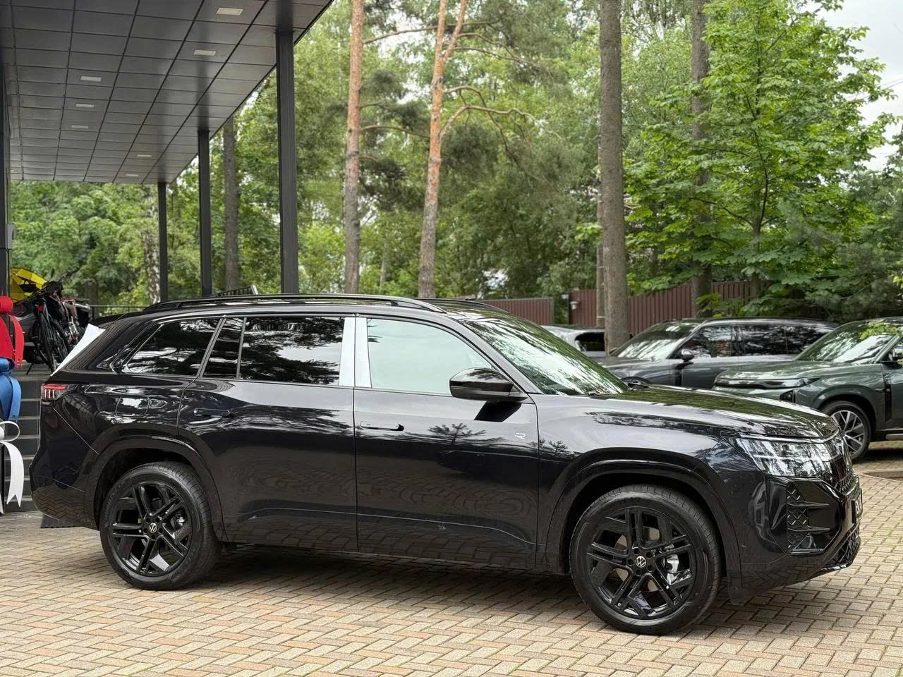 VW Teramont Pro nhận cọc tại đại l&yacute;: 2 phi&ecirc;n bản, gi&aacute; dự kiến 2,4-2,6 tỷ đồng, ra mắt cuối th&aacute;ng 3- Ảnh 5.