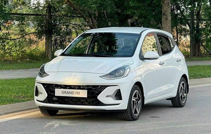 Xe điện &aacute;p đảo tầm gi&aacute; dưới 500 triệu, xe xăng hạng A khủng hoảng- Ảnh 1.