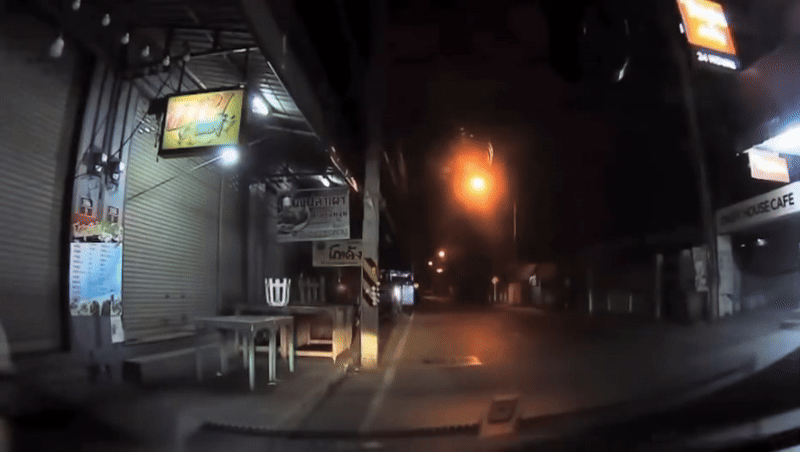 Người đ&agrave;n &ocirc;ng đang đi th&igrave; bị xe b&aacute;n tải t&ocirc;ng tử vong, khoảnh khắc cuối đời của nạn nh&acirc;n g&acirc;y &aacute;m ảnh- Ảnh 1.