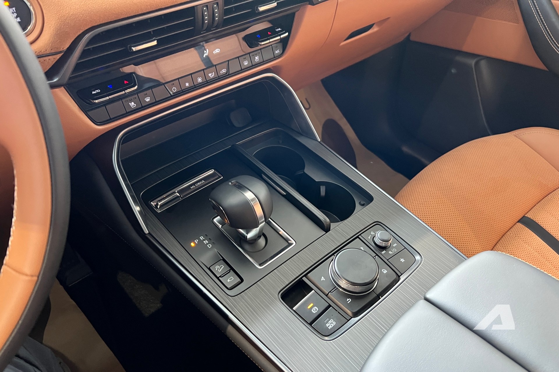 Mazda CX-60 xuất hiện tại H&agrave; Nội: Thời gian mở b&aacute;n sắp tới gần, dễ d&ugrave;ng động cơ mild-hybrid mạnh gần 300 m&atilde; lực- Ảnh 13.