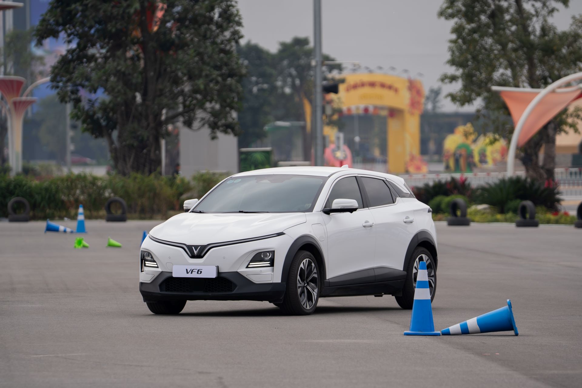 Nghi&ecirc;n cứu mới: Xe điện &ldquo;l&atilde;o h&oacute;a&rdquo; chậm hơn v&agrave; &ldquo;sống thọ&rdquo; hơn xe xăng- Ảnh 2.