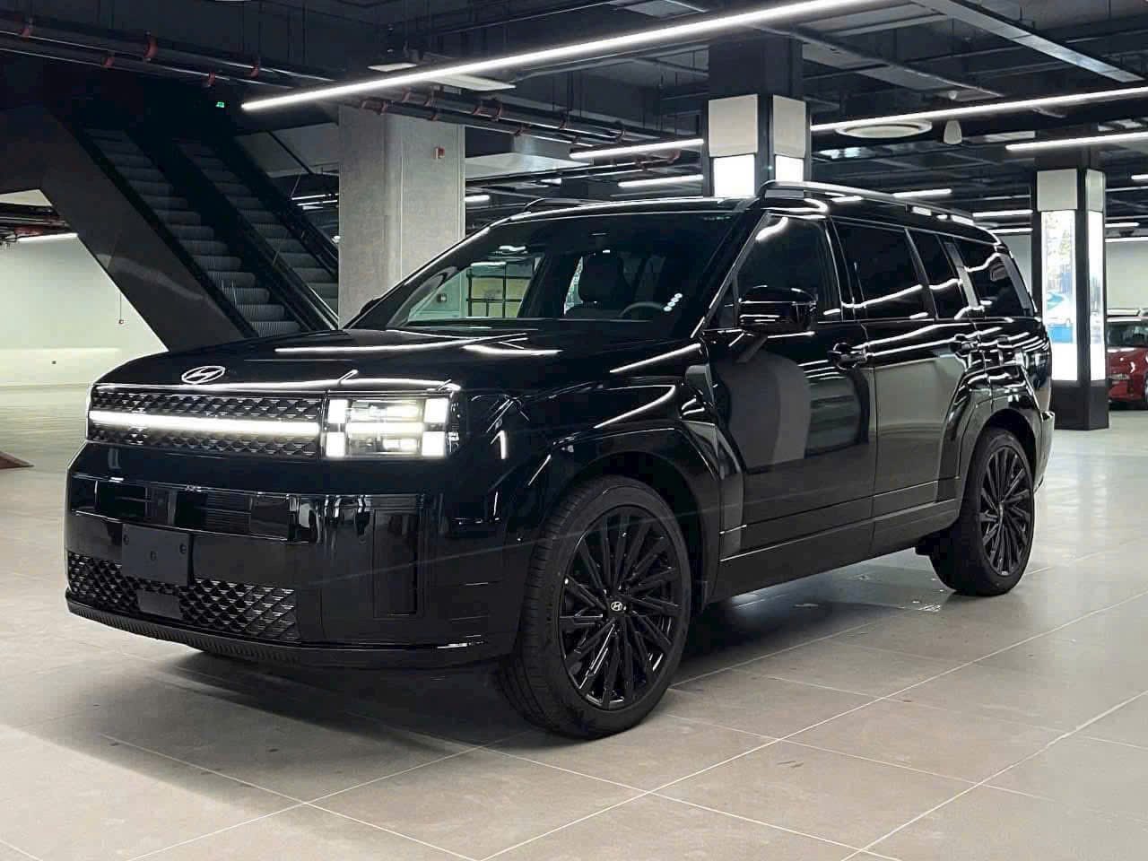 Loạt xe giảm gi&aacute; cả trăm triệu đồng cận Tết: C&oacute; mẫu phổ th&ocirc;ng giảm tới gần 300 triệu, nhảy xuống cạnh tranh cả xe ph&acirc;n kh&uacute;c dưới- Ảnh 1.