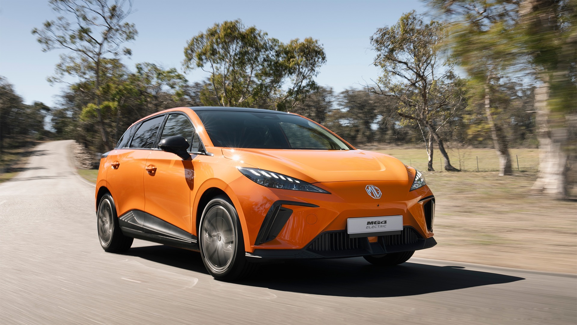 Loạt xe giảm gi&aacute; cả trăm triệu đồng cận Tết: C&oacute; mẫu phổ th&ocirc;ng giảm tới gần 300 triệu, nhảy xuống cạnh tranh cả xe ph&acirc;n kh&uacute;c dưới- Ảnh 2.