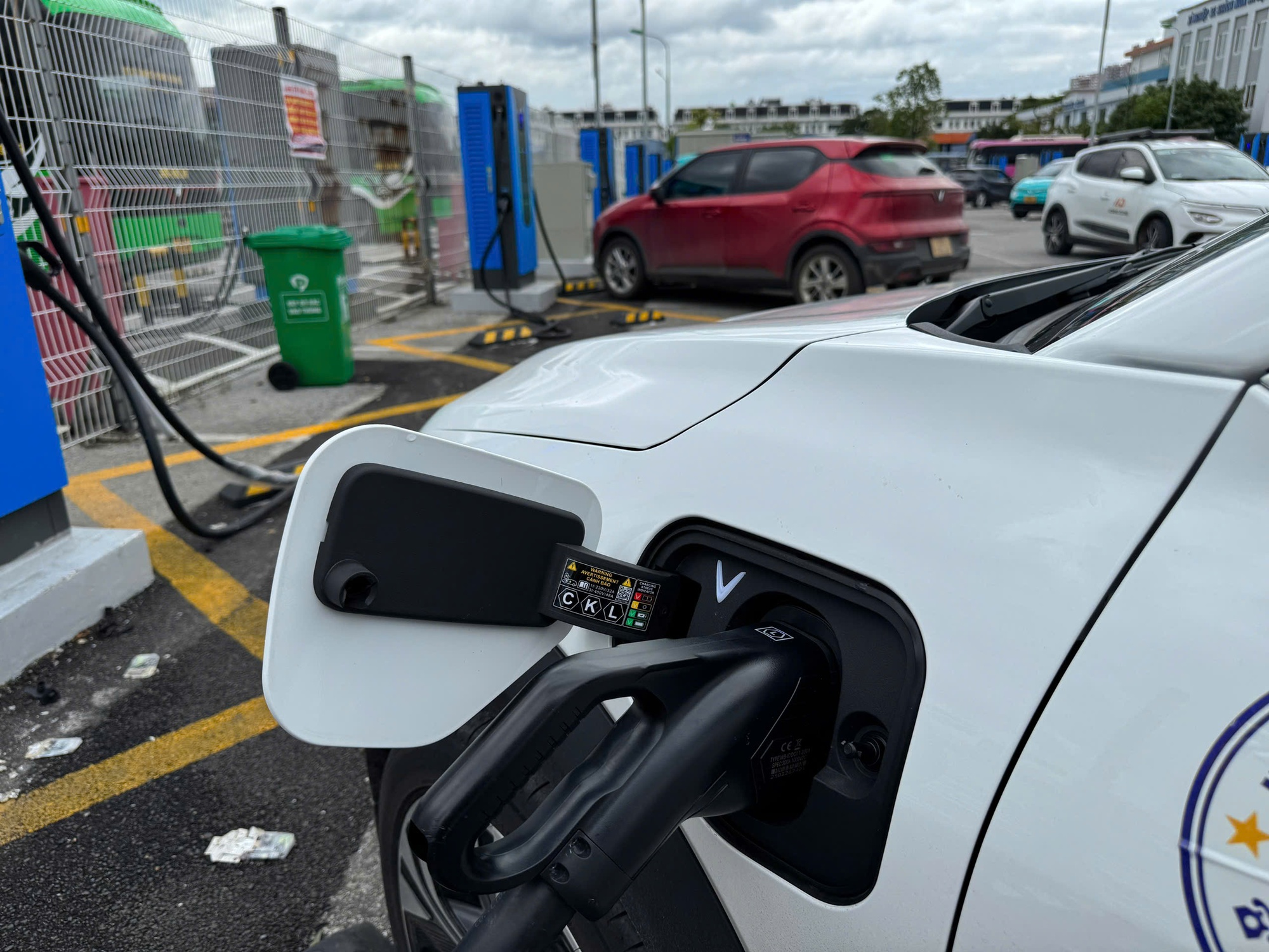 VinFast &lsquo;chơi lớn c&oacute; điều kiện&rsquo;: Miễn ph&iacute; sạc pin &ocirc; t&ocirc; đến đầu năm 2029, xe m&aacute;y điện miễn ph&iacute; đổi pin đến hết th&aacute;ng 6/2028- Ảnh 1.