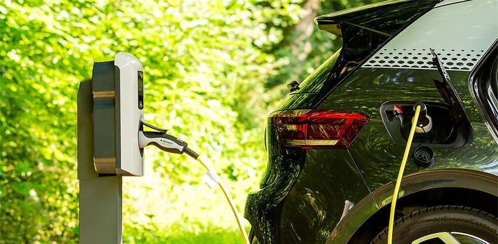 Cứ 200 xe điện tăng th&ecirc;m sẽ gi&uacute;p giảm 1,1% nồng độ kh&iacute; độc NO2- Ảnh 1.