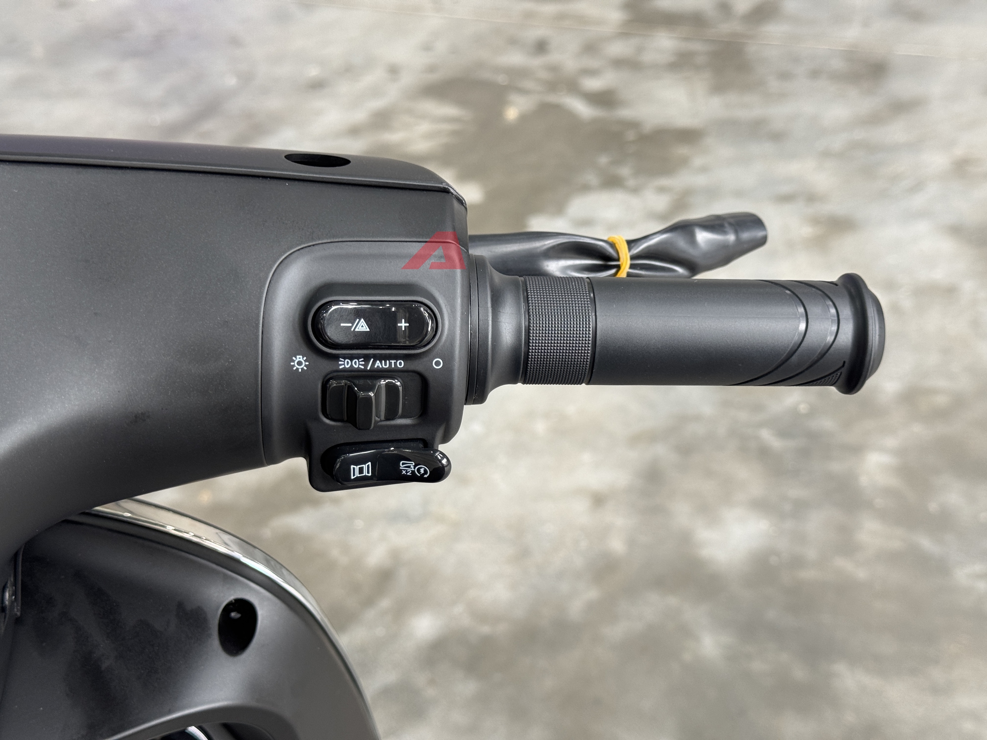 Yadea Osta chốt giá cao nhất 31,99 triệu đồng: Nhiều công nghệ giống ô tô, 'phượt' Hà Nội - Hạ Long không cần sạc- Ảnh 14. Yadea Osta chốt giá cao nhất 31,99 triệu đồng: Nhiều công nghệ giống ô tô, 'phượt' Hà Nội - Hạ Long không cần sạc- Ảnh 14.