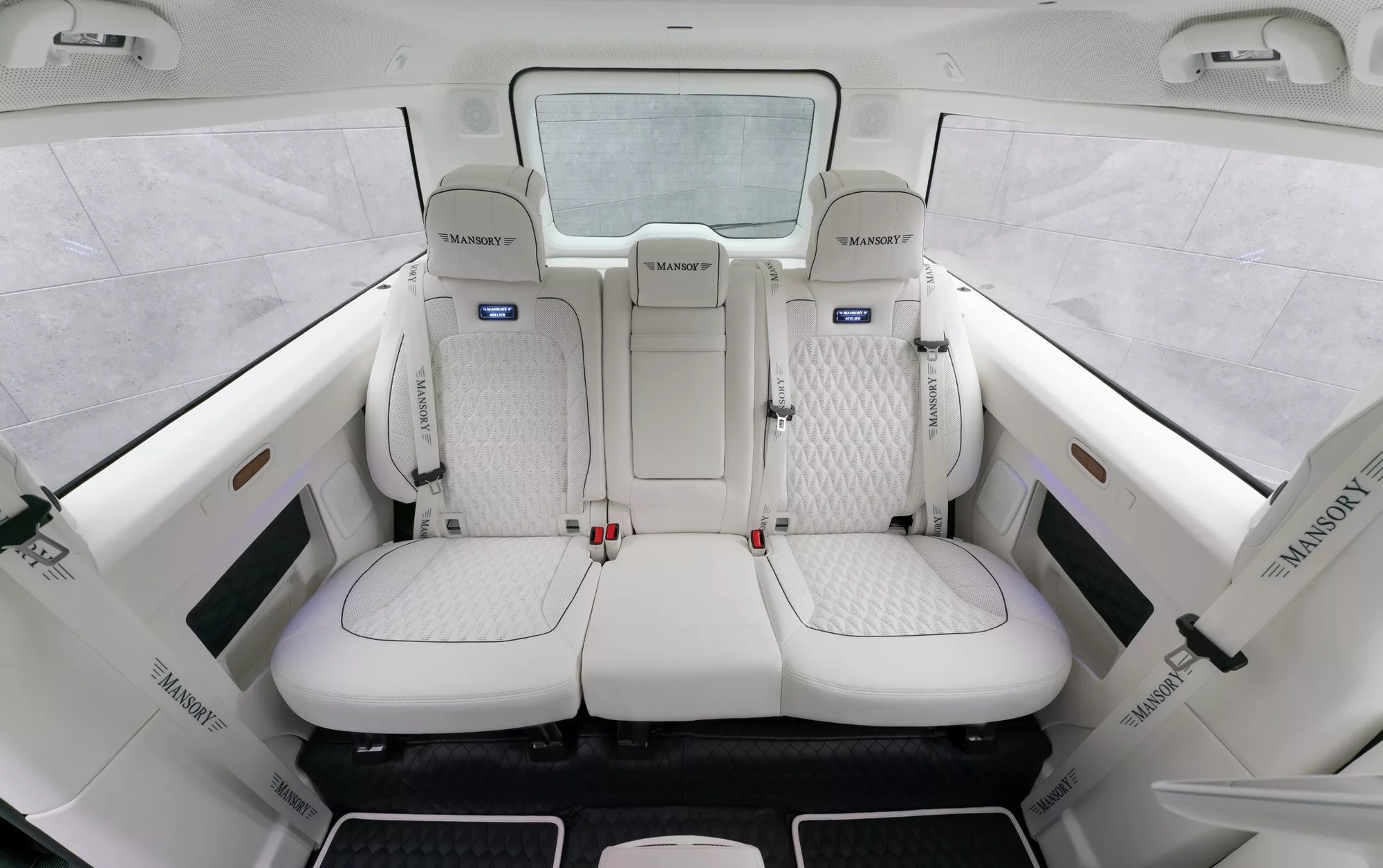 Chiếc Mercedes G-Class này chỉ có 0,0000001% dân số trên thế giới sở hữu được: Cửa mở ngược như Rolls-Royce, mạnh 900 mã lực- Ảnh 14. Chiếc Mercedes G-Class này chỉ có 0,0000001% dân số trên thế giới sở hữu được: Cửa mở ngược như Rolls-Royce, mạnh 900 mã lực- Ảnh 14.