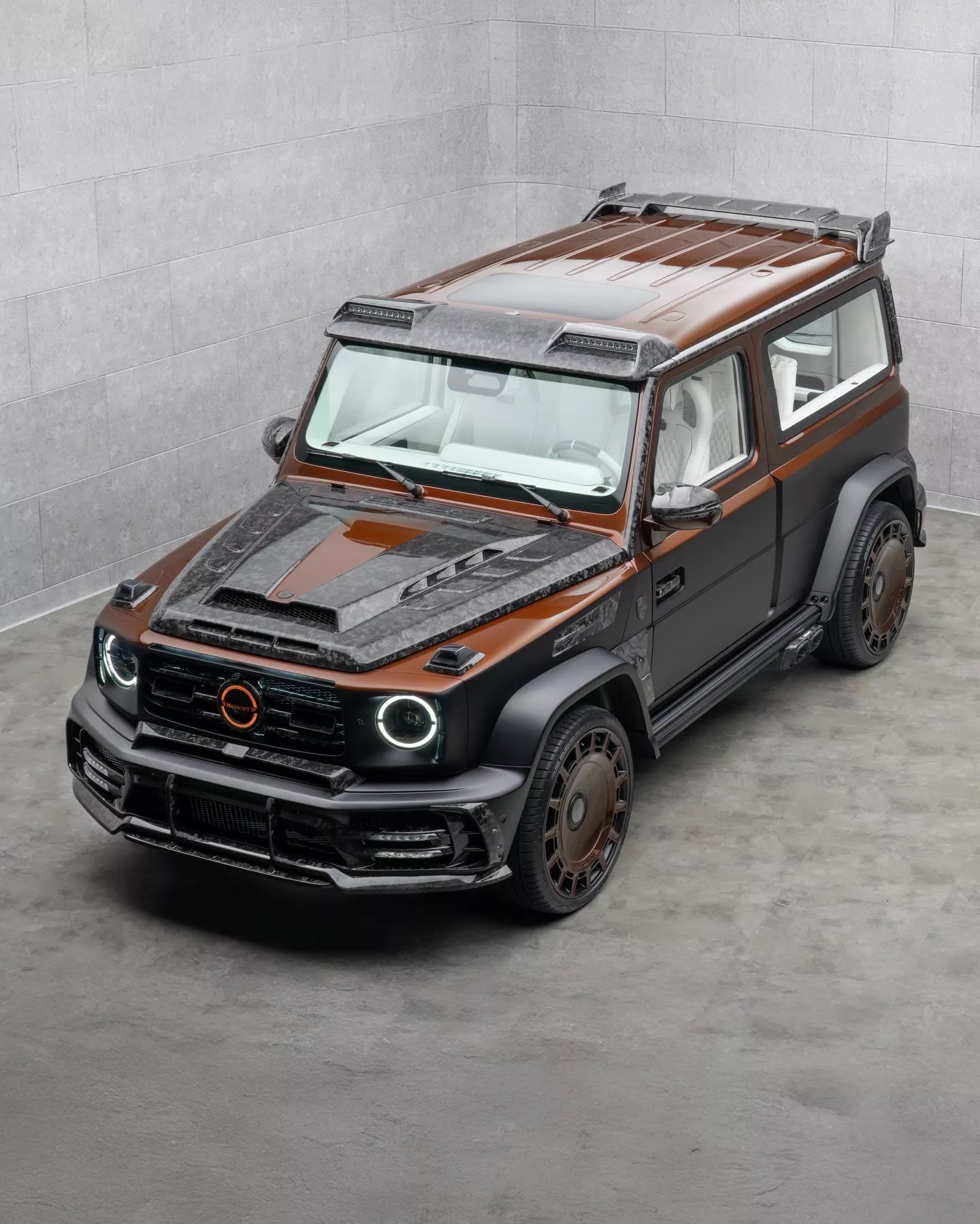 Chiếc Mercedes G-Class này chỉ có 0,0000001% dân số trên thế giới sở hữu được: Cửa mở ngược như Rolls-Royce, mạnh 900 mã lực- Ảnh 1. Chiếc Mercedes G-Class này chỉ có 0,0000001% dân số trên thế giới sở hữu được: Cửa mở ngược như Rolls-Royce, mạnh 900 mã lực- Ảnh 1.