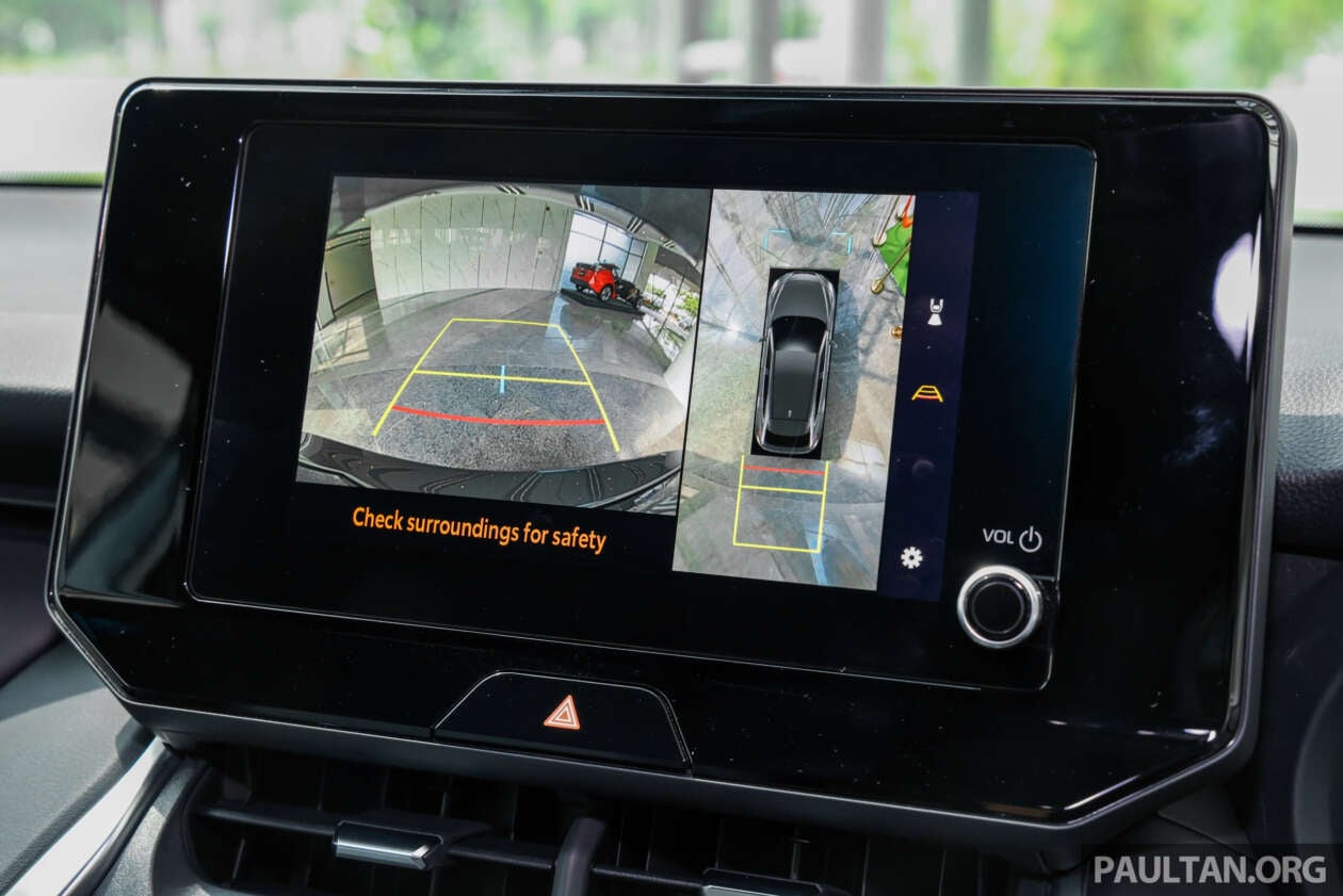 Ảnh thực tế Toyota Venza gi&aacute; quy đổi gần 2 tỷ đồng vừa ra mắt ĐN&Aacute;: Tiện nghi xịn, c&oacute; ADAS nhưng m&agrave;n h&igrave;nh dễ g&acirc;y tranh c&atilde;i- Ảnh 18.