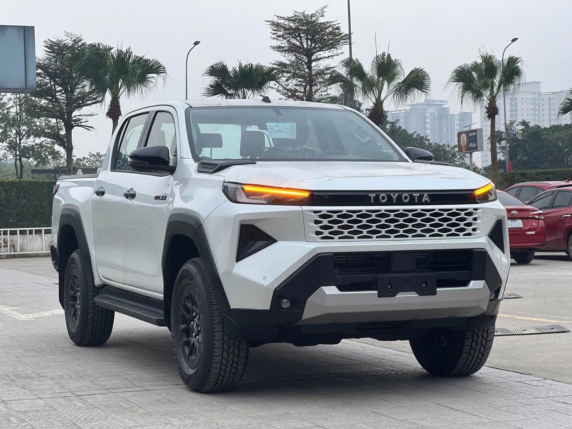 Toyota Hilux lần đầu vượt Ford Ranger th&agrave;nh b&aacute;n tải b&aacute;n chạy nhất Việt Nam, chấm dứt chuỗi gần 1.500 ng&agrave;y li&ecirc;n tiếp thống trị ng&ocirc;i vương của đối thủ Mỹ- Ảnh 3.