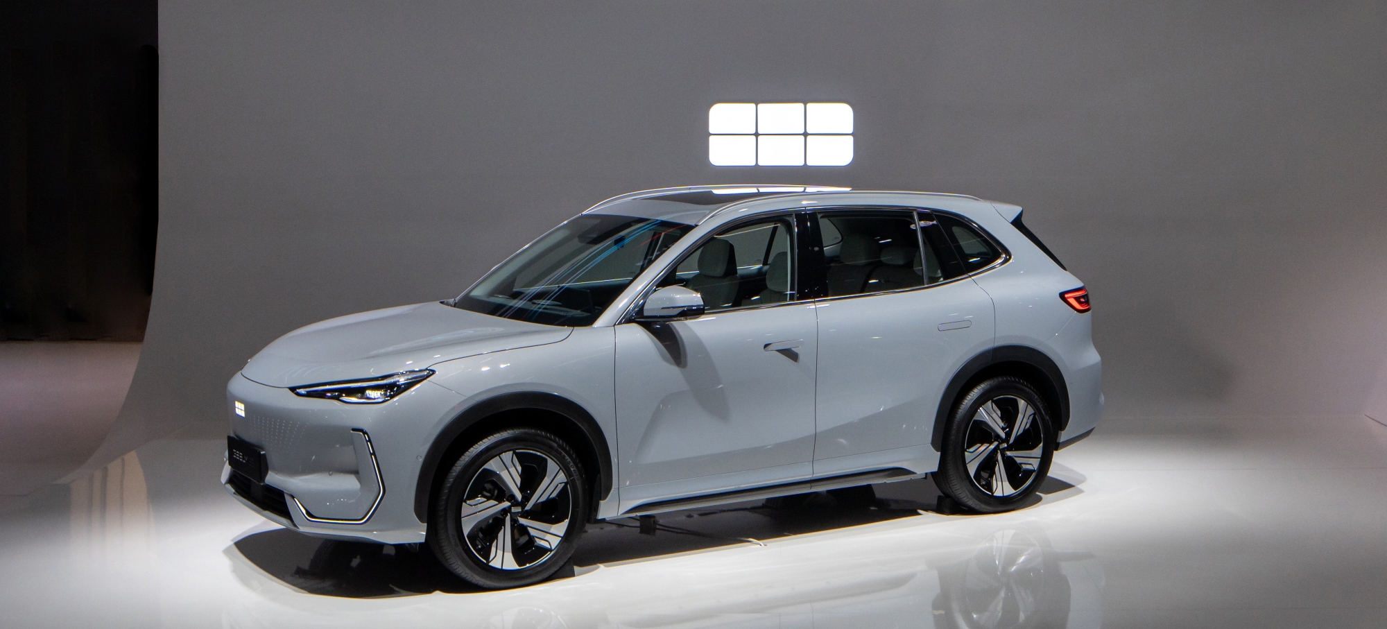 Mercedes-Benz sắp l&agrave;m loạt xe điện mới d&ugrave;ng nền tảng Trung Quốc, gi&aacute; sẽ rẻ hơn đ&aacute;ng kể khi &aacute;p dụng th&agrave;nh c&ocirc;ng b&iacute; k&iacute;p của Geely- Ảnh 4.