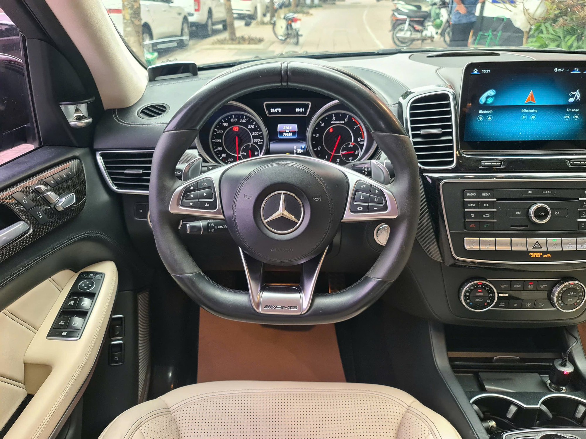 Mercedes-AMG GLS 63 rao bán hơn 3 tỷ sau gần 1 thập kỷ: Lăn bánh chưa đến 8 vạn, nhìn nội thất khiến nhiều người bất ngờ- Ảnh 7. Mercedes-AMG GLS 63 rao bán hơn 3 tỷ sau gần 1 thập kỷ: Lăn bánh chưa đến 8 vạn, nhìn nội thất khiến nhiều người bất ngờ- Ảnh 7.