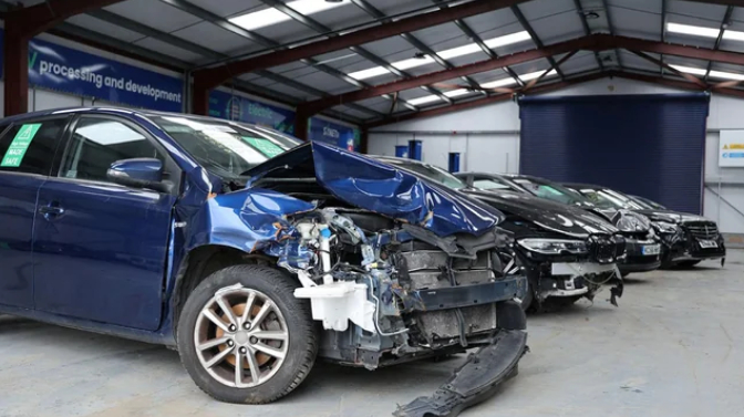 Mua &ocirc; t&ocirc; điện cũ gi&aacute; 1,7 tỷ đồng, 9 th&aacute;ng sau pin hỏng nhưng kh&ocirc;ng được bảo h&agrave;nh, t&ograve;a tuy&ecirc;n bố: &ldquo;B&ecirc;n b&aacute;n phải bồi thường gấp 3&rdquo;- Ảnh 1.