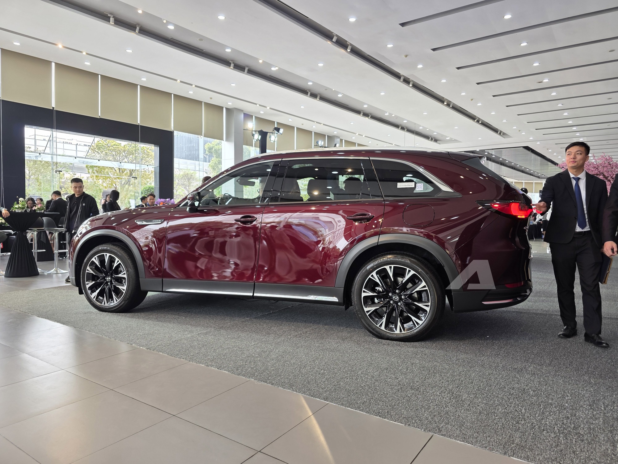 Chạm mặt Mazda MX-5 v&agrave; CX-90 tại H&agrave; Nội: Một chiếc để chơi, một chiếc cho kh&aacute;ch Việt chuộng xe rộng- Ảnh 4.